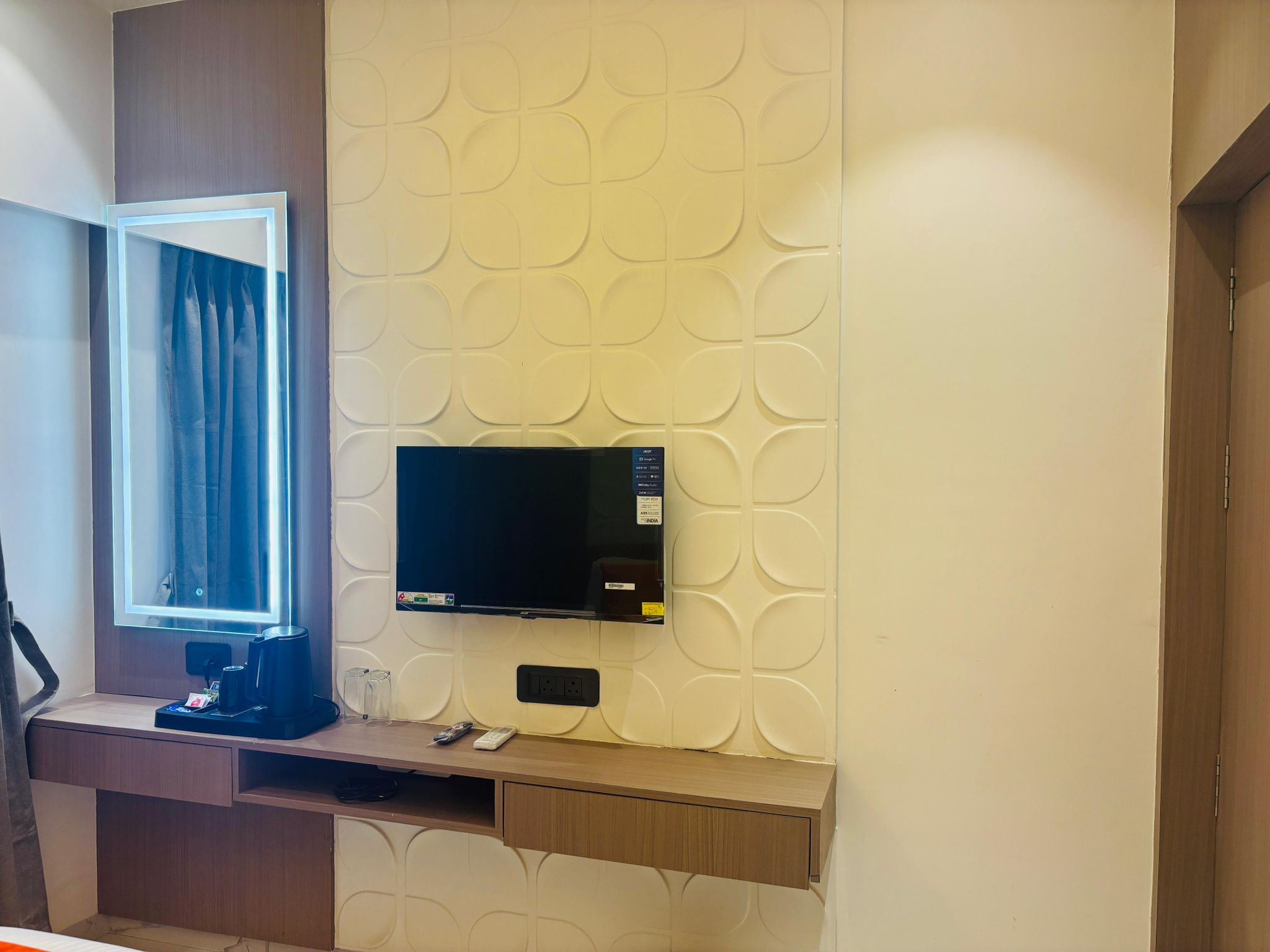 Hotel Sun N Moon Standard Room with City View 8