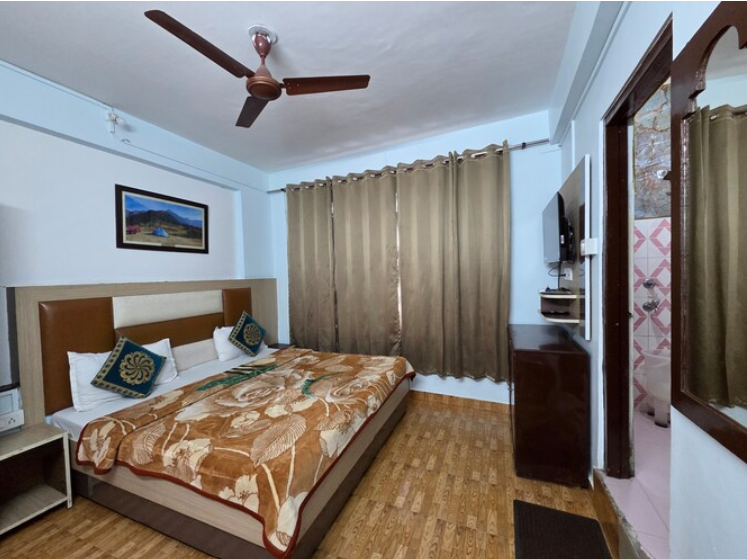 Pine wood Mcleodganj Deluxe Room 8