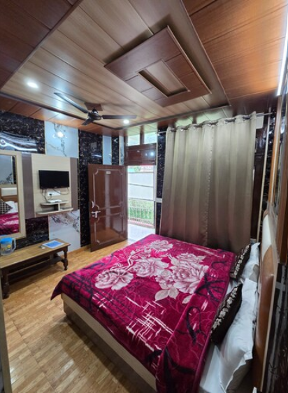 Pine wood Mcleodganj Deluxe Room 9