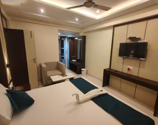 AC Deluxe Double Bedded Room