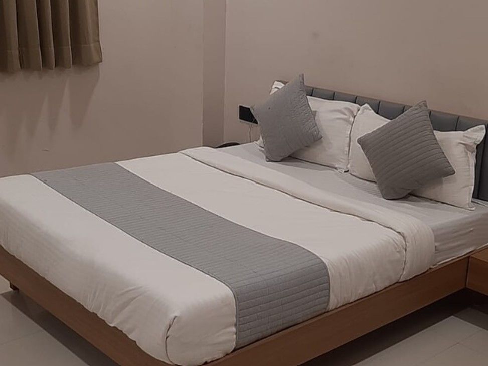 Hotel Royal Stay Deluxe Room 3