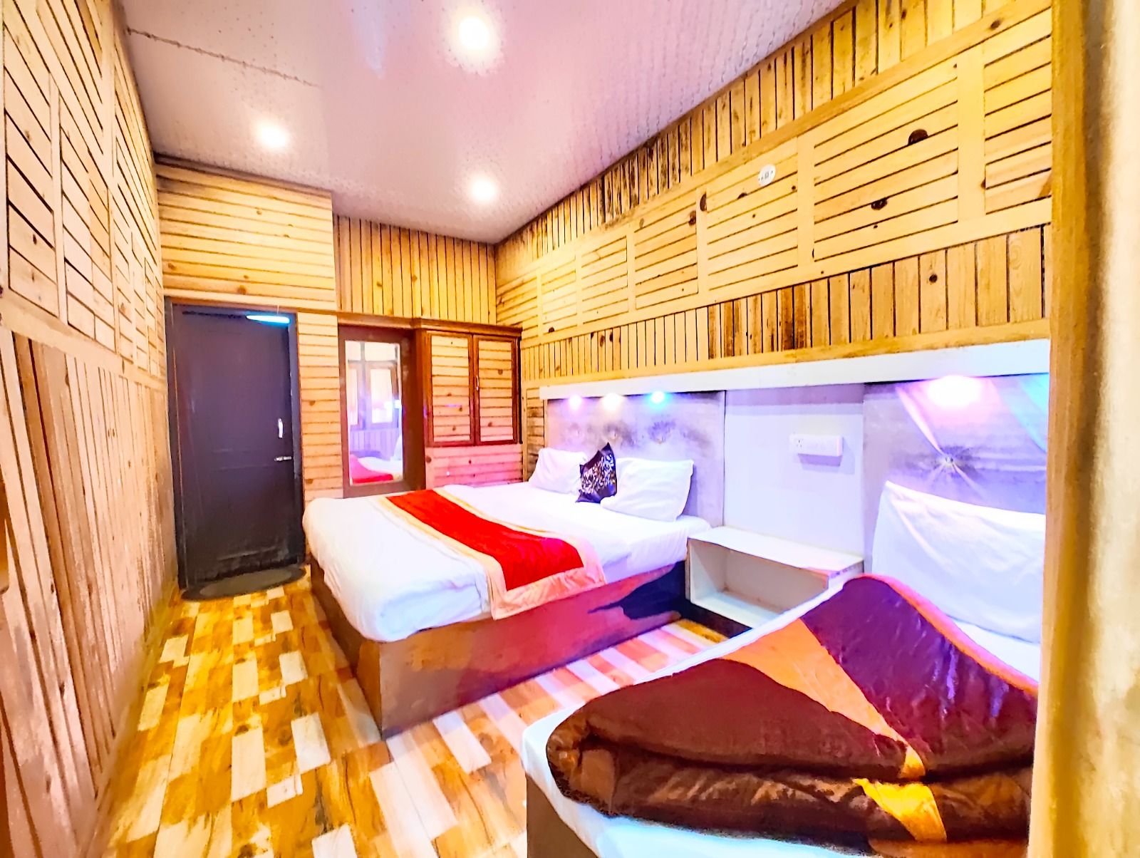Deluxe Four Bed Room