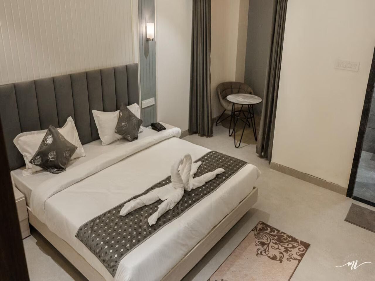 Deluxe AC Room