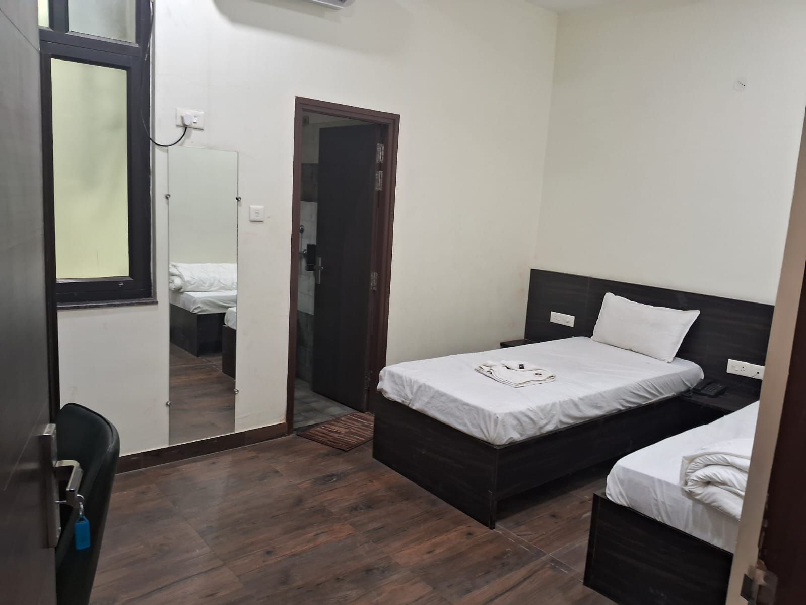 Deluxe Twin Bed Rooms