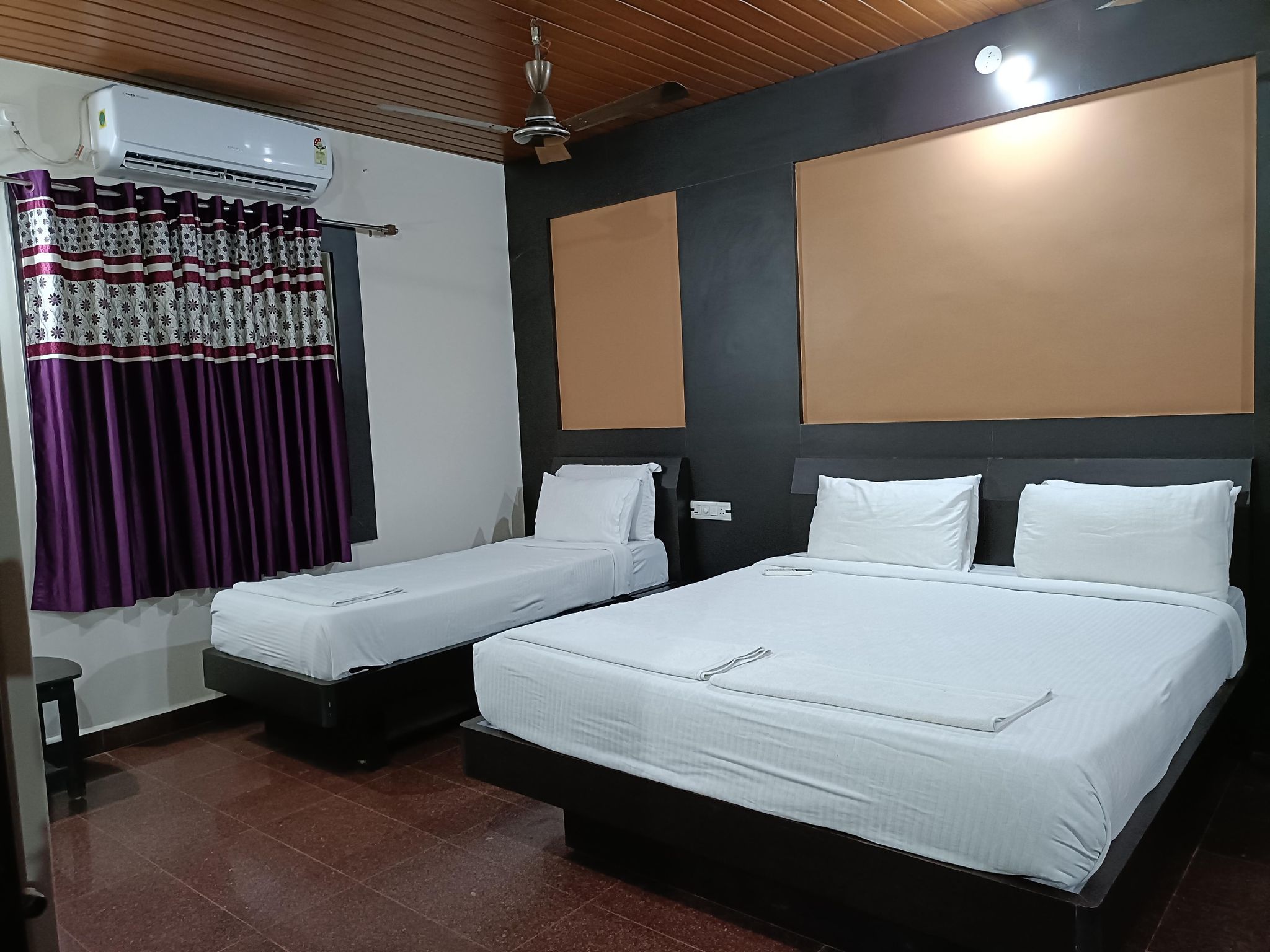 Aura Ecostay Resorts Deluxe Classic Room 2