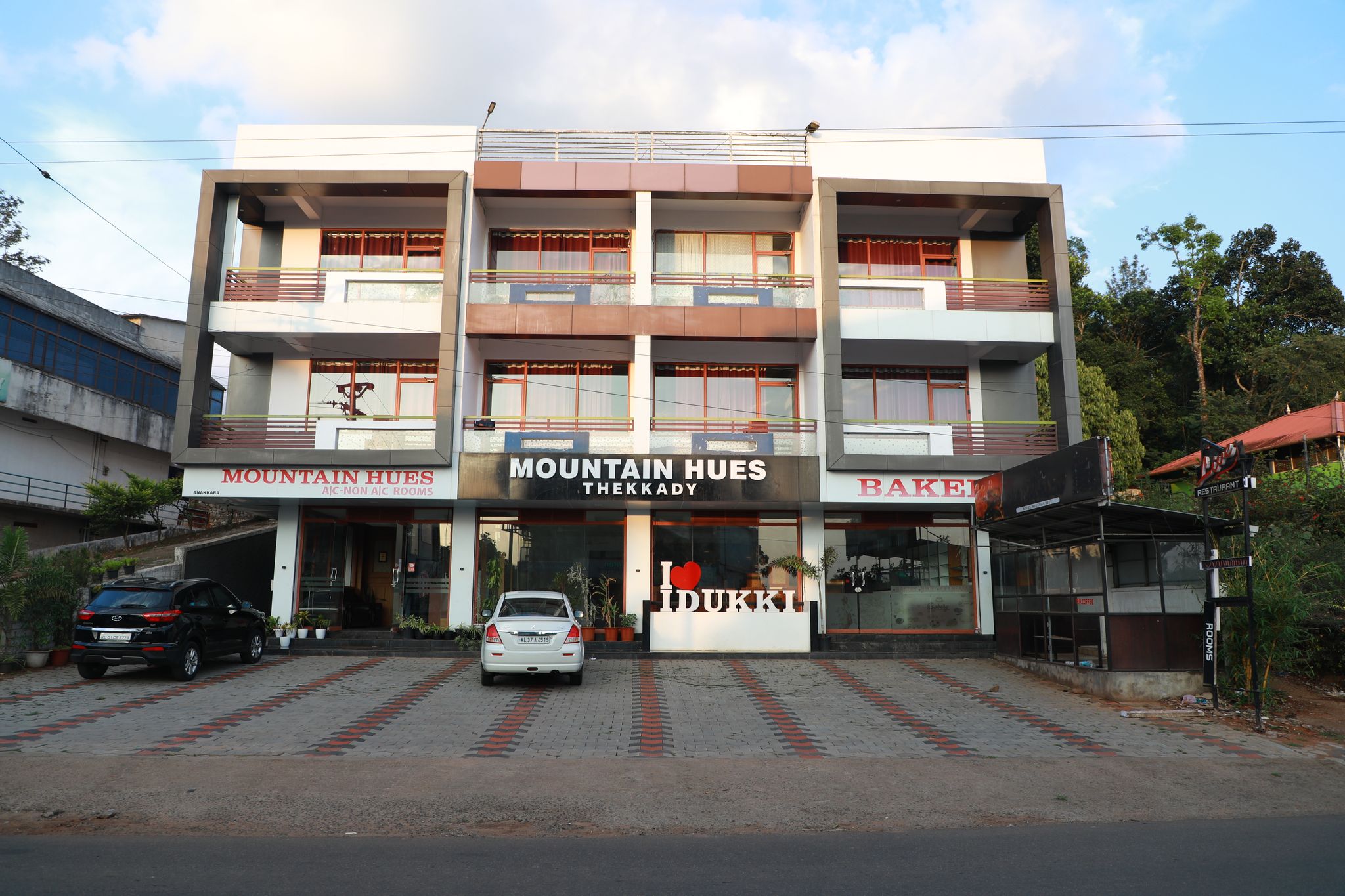 Hotel Mountain Hues
