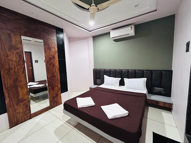Deluxe AC Room