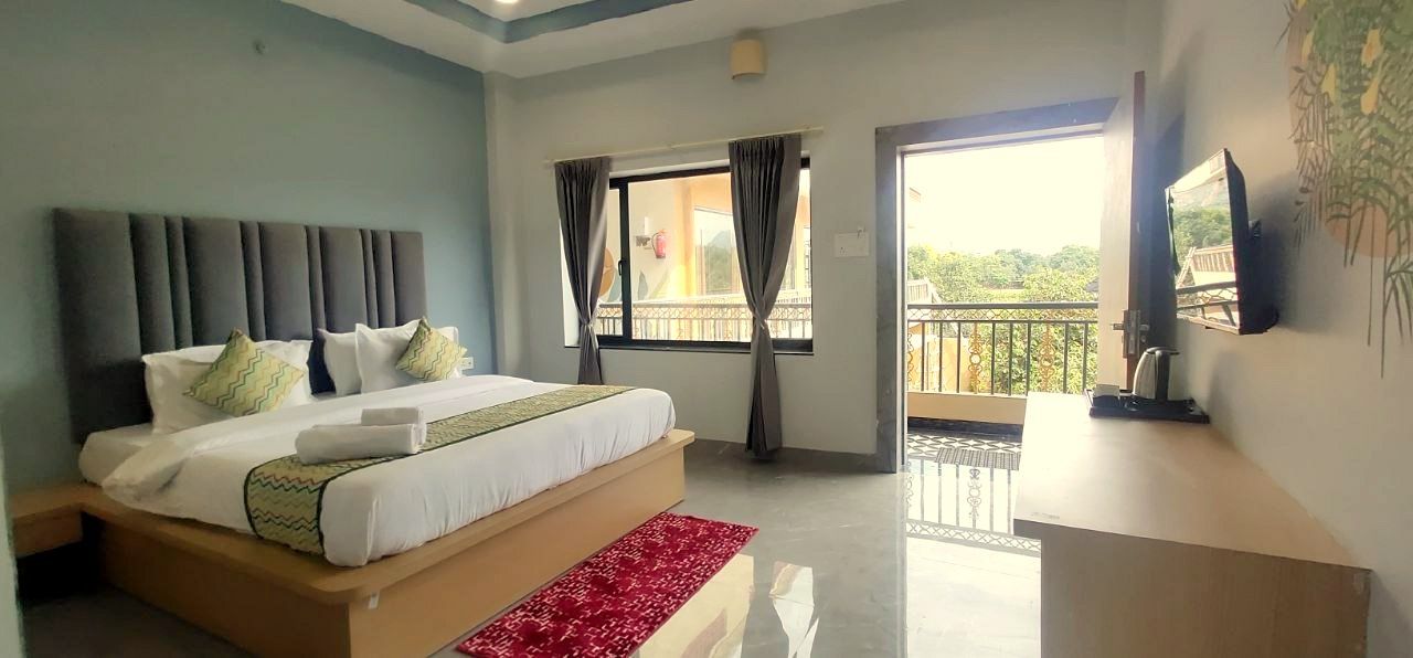 Deluxe Room with Mountain View