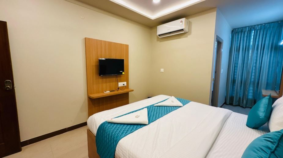 Deluxe Room AC