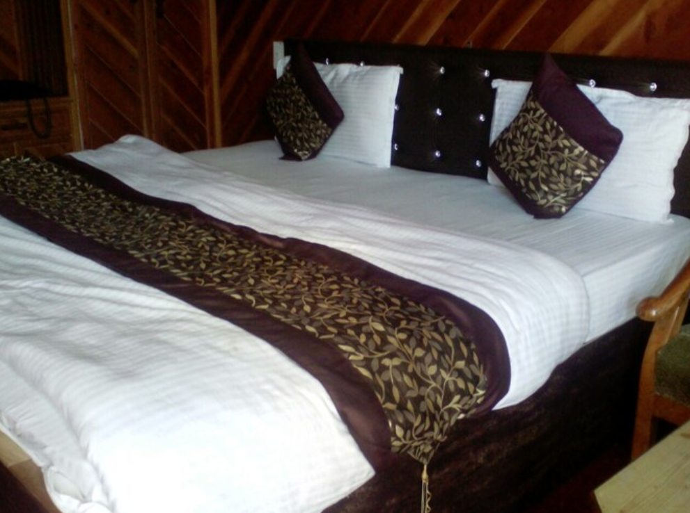 Deluxe Room (Lake Facing)