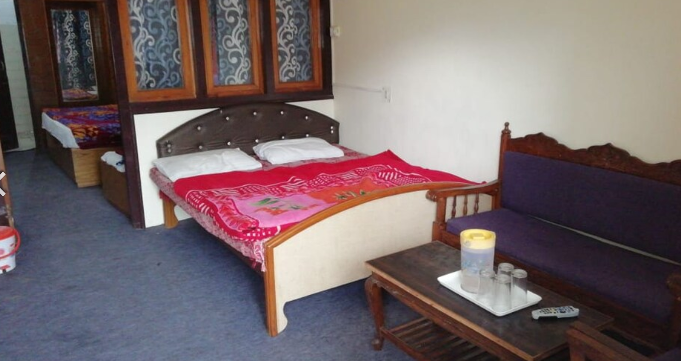 Family Room 5 BEDDED