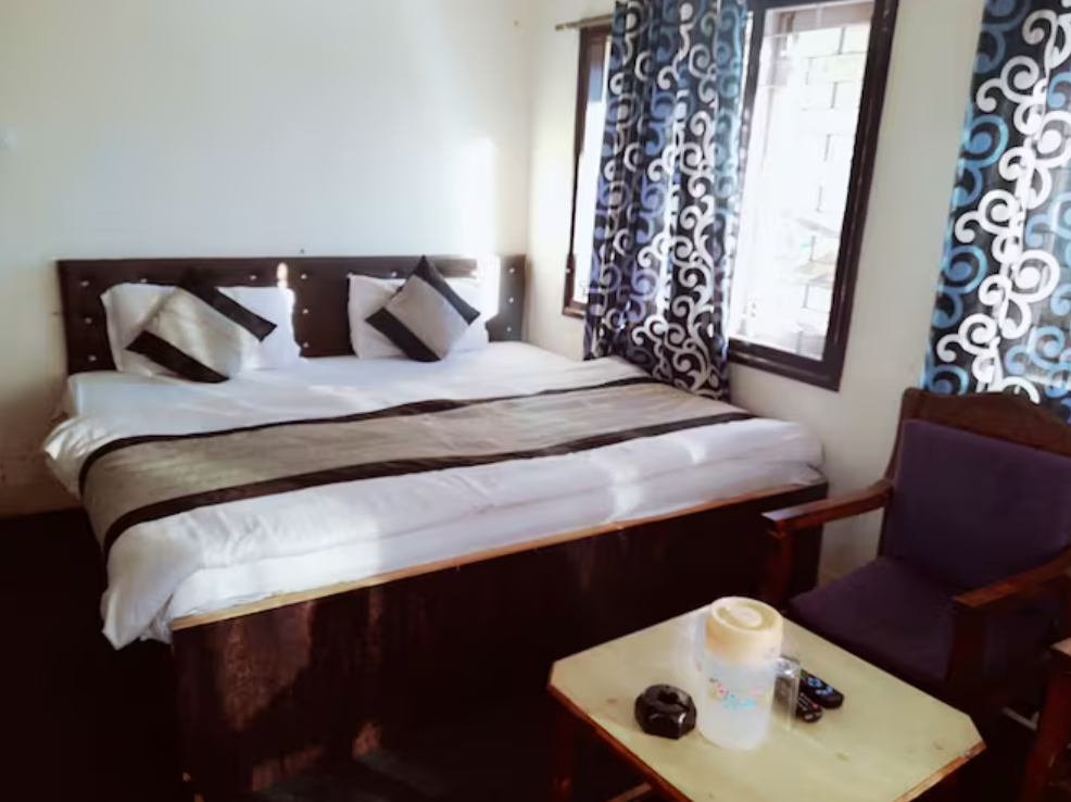 Deluxe Room (Lake Facing)