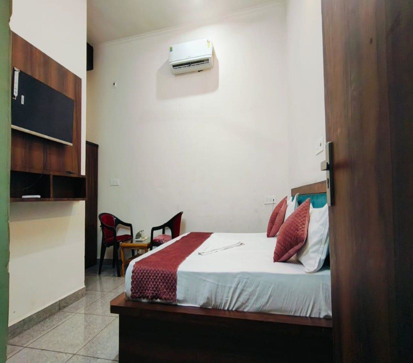 Hotel Moon Deluxe Room With High Speed Wifi 4