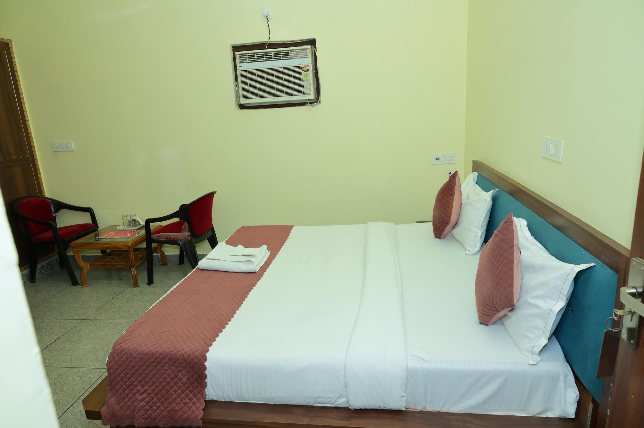 Hotel Moon Deluxe Room With High Speed Wifi 2