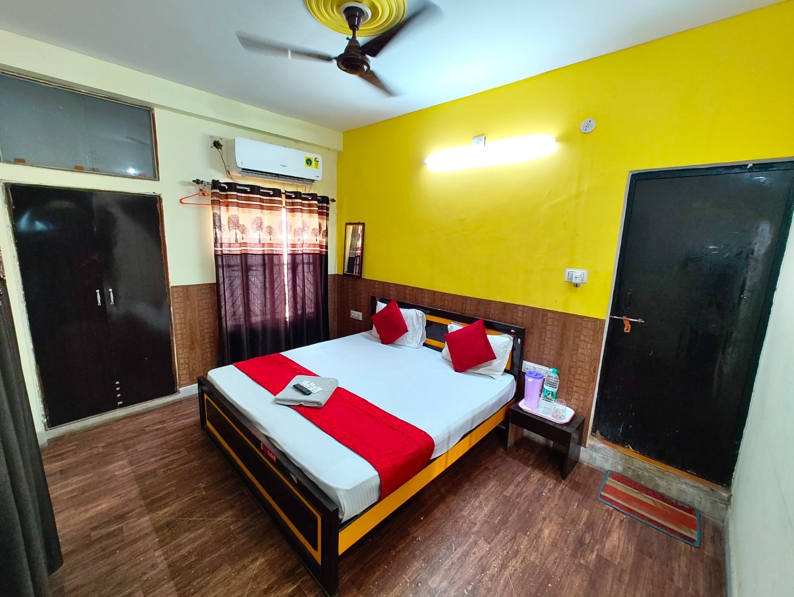 Deluxe Four Bed Non AC