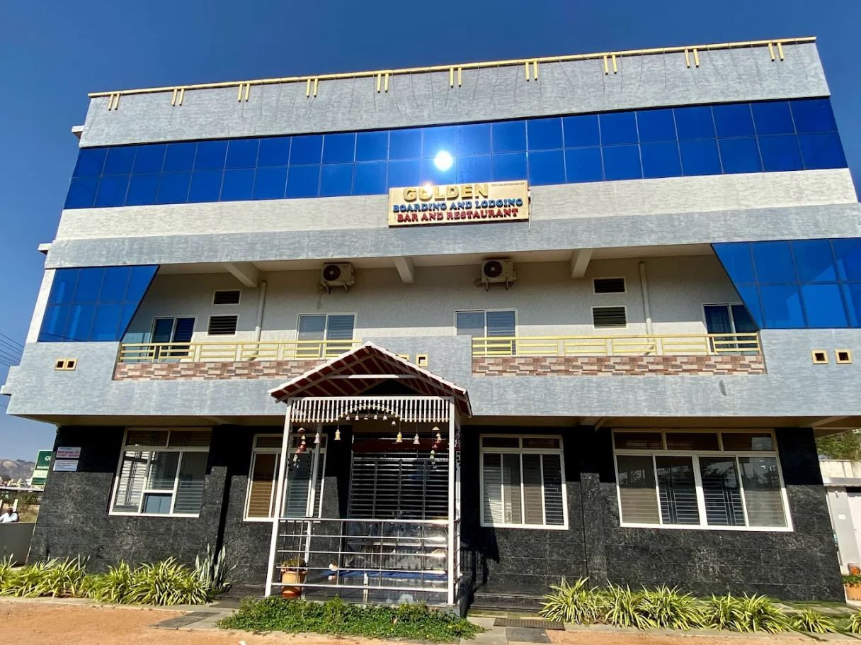 Golden Boarding and Lodging