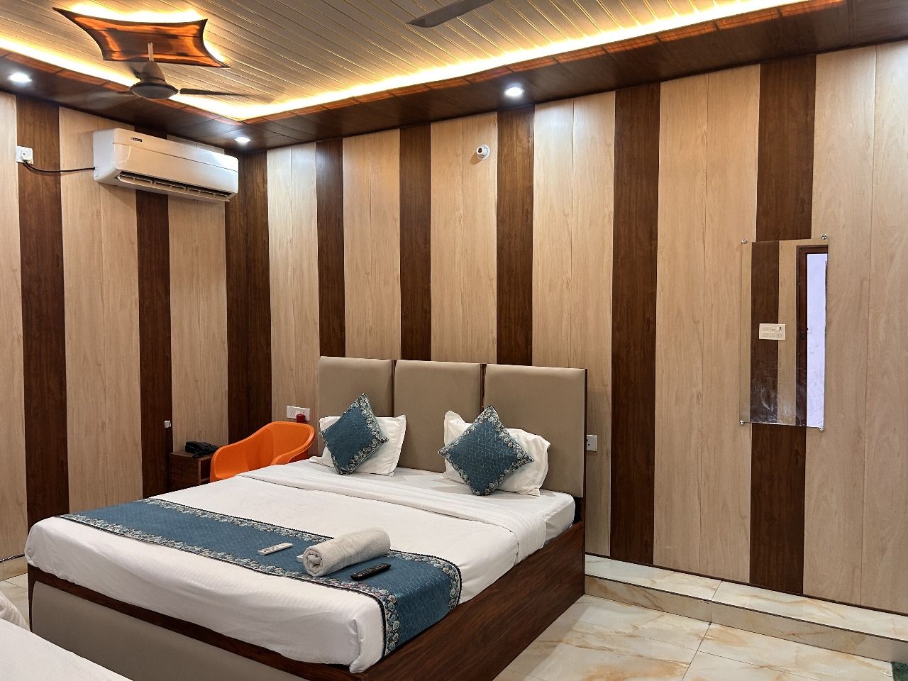 Excutive Suites Double Bed Room AC