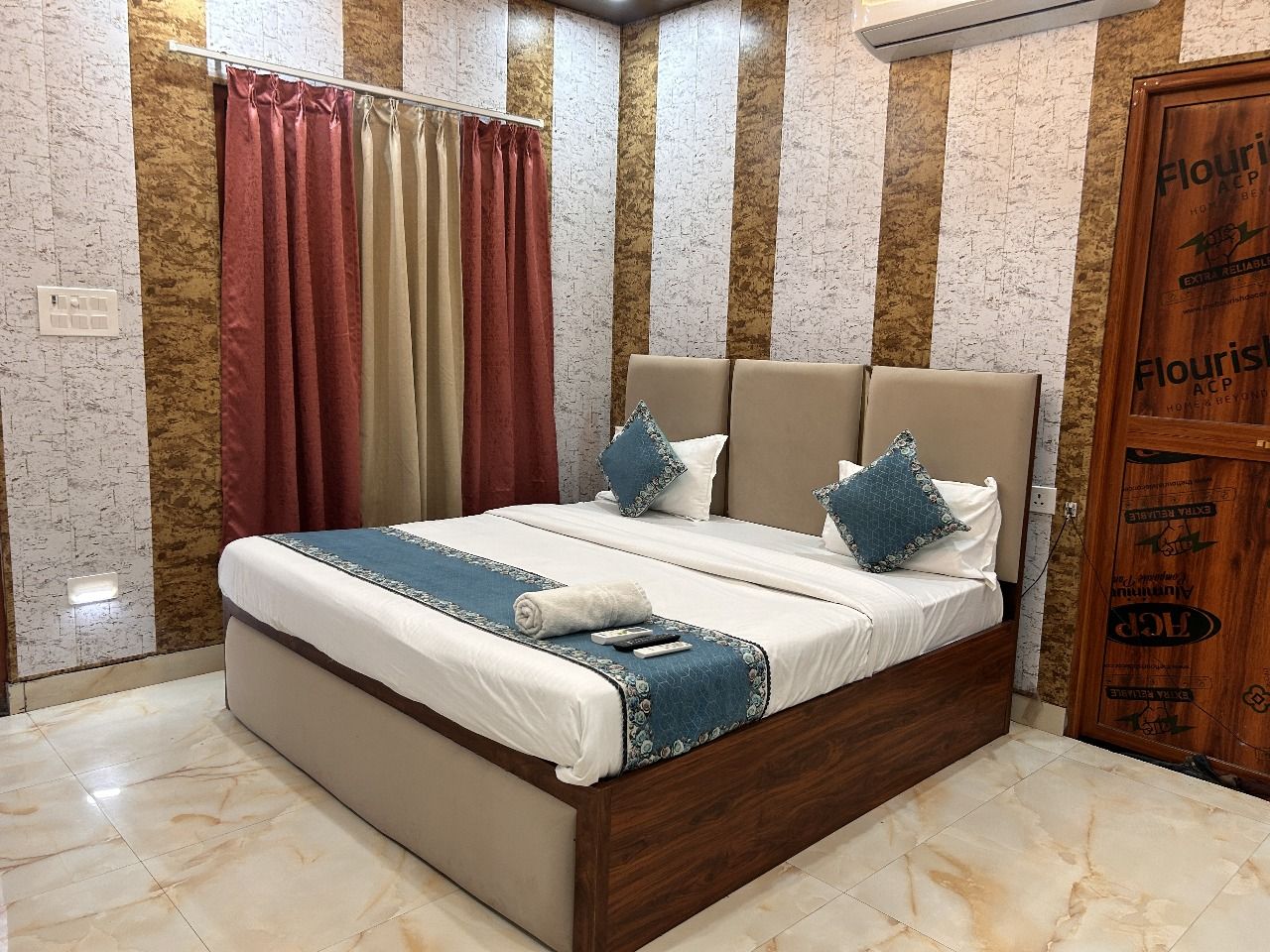 Super Deluxe Double Bed Room AC