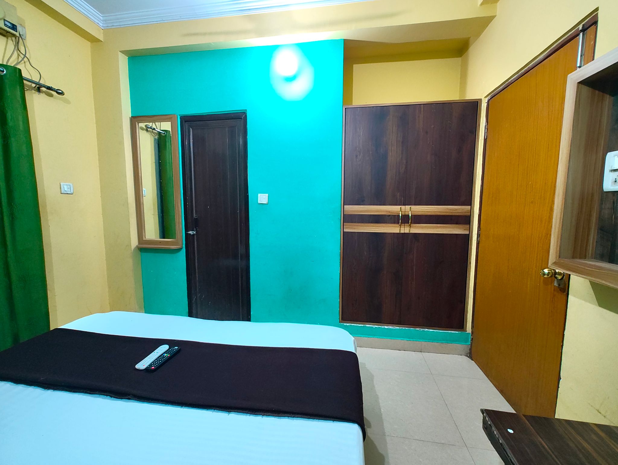 Hotel Kashi Inn Deluxe Double Bed Room Non AC Room 18