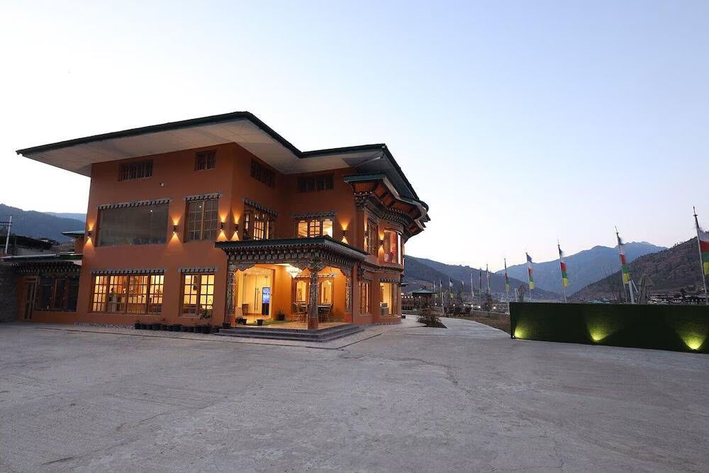 PARVA GRAND HOTEL
