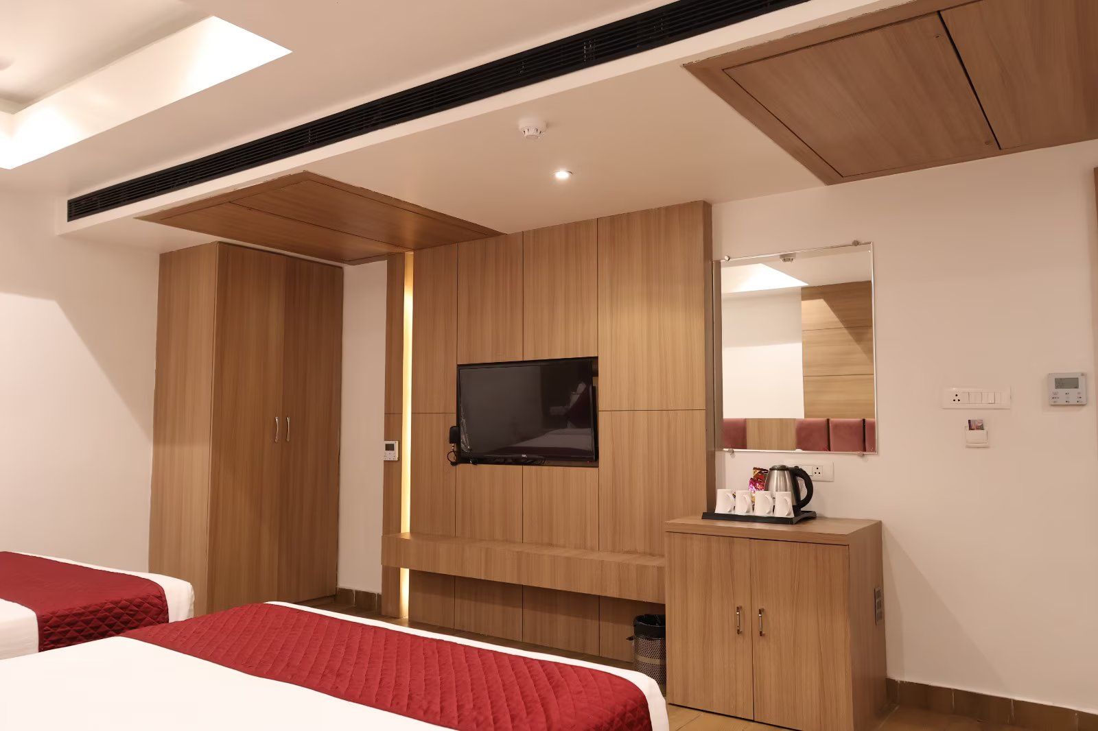 PRIYDARSHAN BANQUET AND RESTAURANT Deluxe Room 4