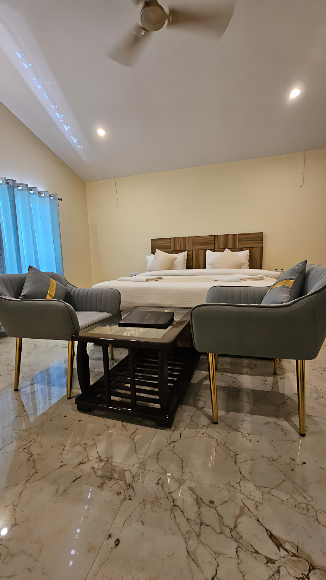 Premium Suite with Balcony