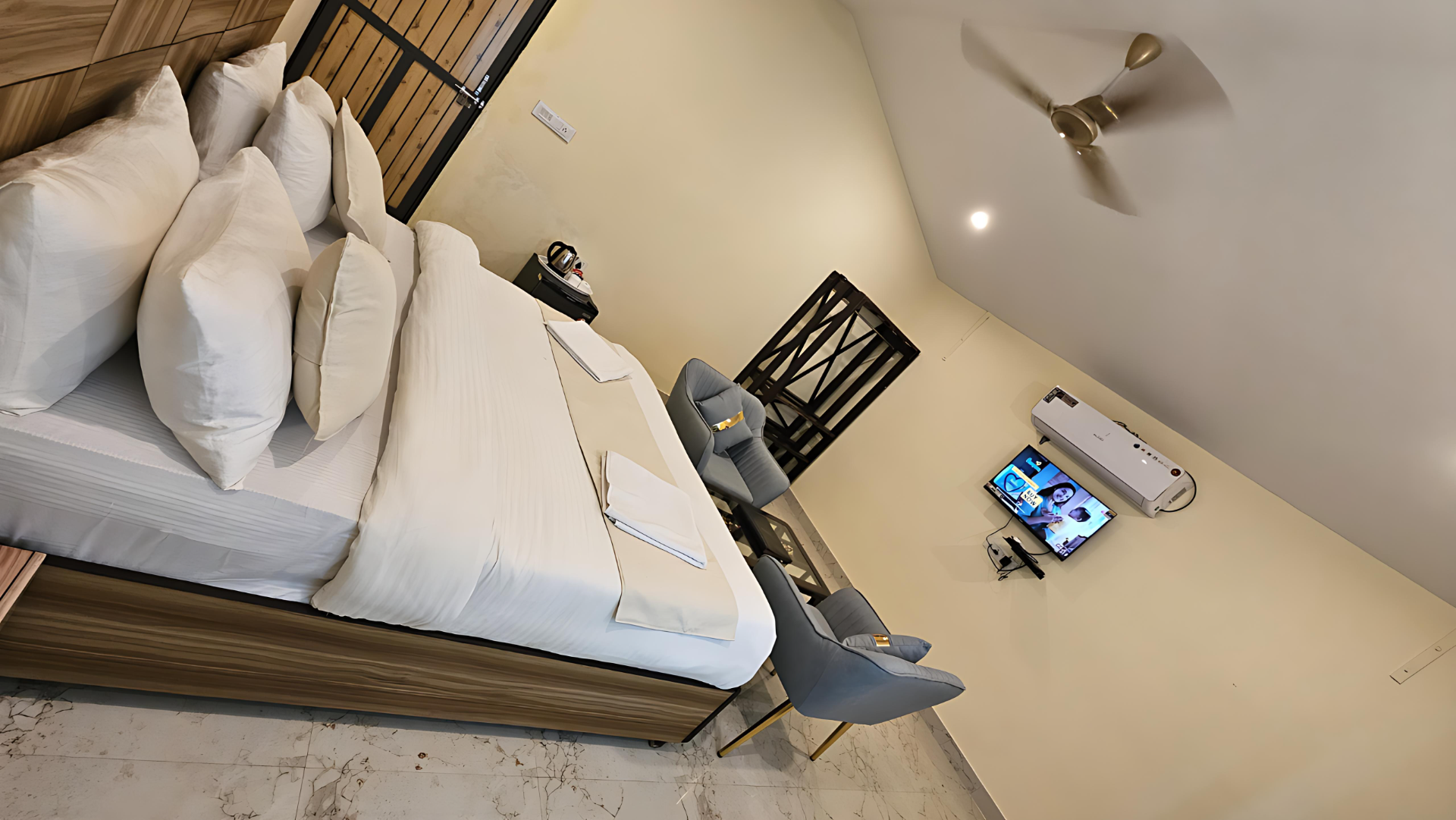 Premium Suite with Balcony