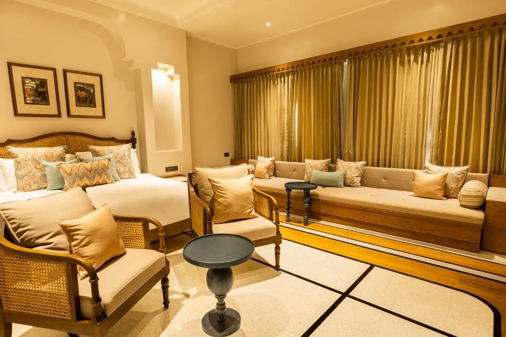 Luxury Suite With Jacuzzi