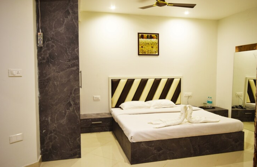 PRESIDENT SUITE (Triple Bedded)