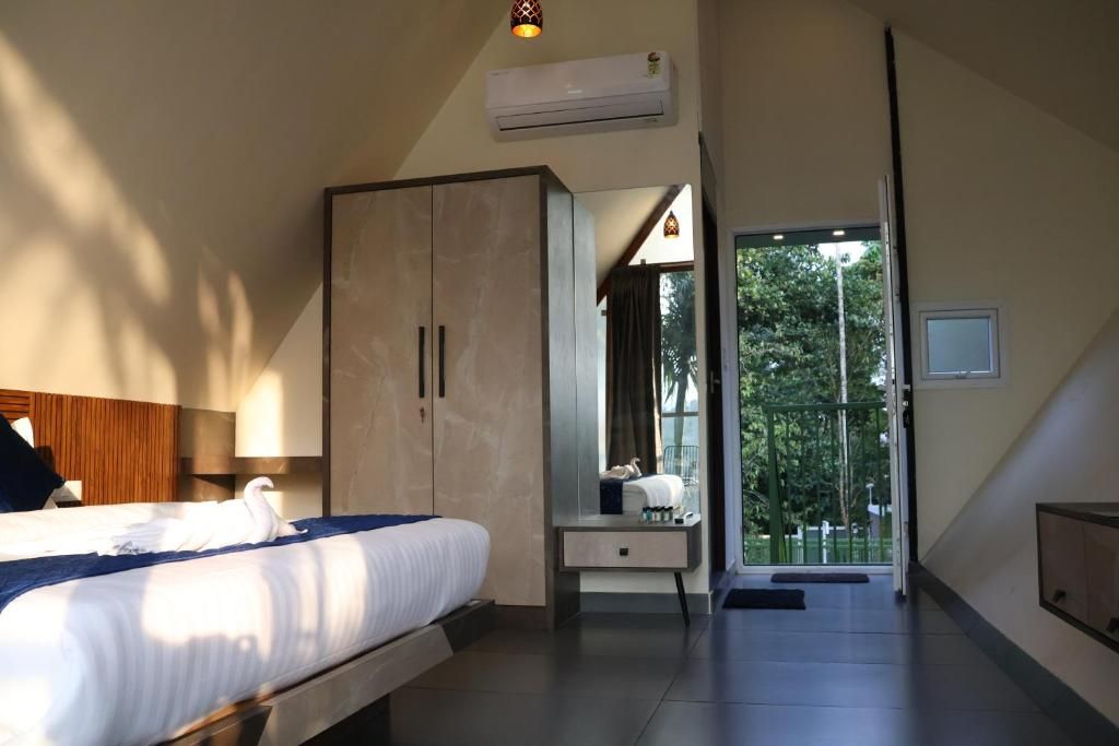 Hayashi Resort Deluxe Room 6