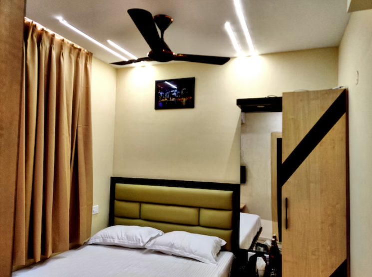 Royal Galaxy - Unit of Grand Luxury and Lifestyle Standard Room 2