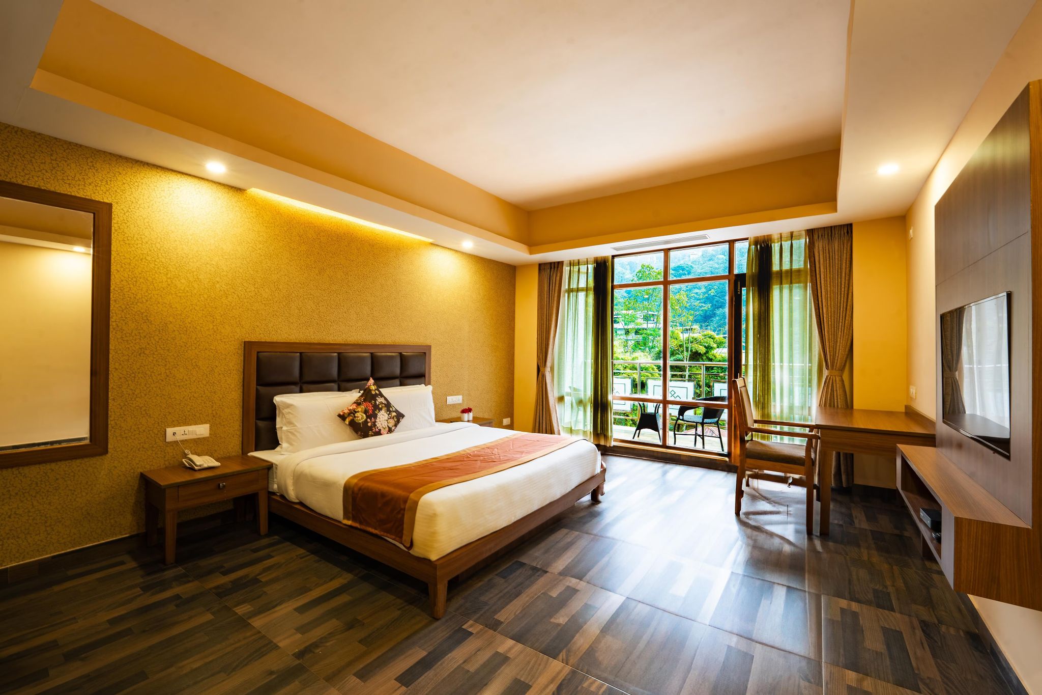 La Manila Kanishka Superior Side View Room With Balcony 3