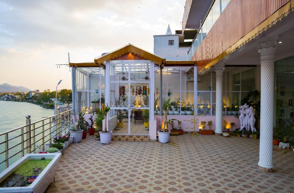 ELIVAAS BYDM The Ganges 2 BHK Glasshouse Villa With Pvt Pool & Lift