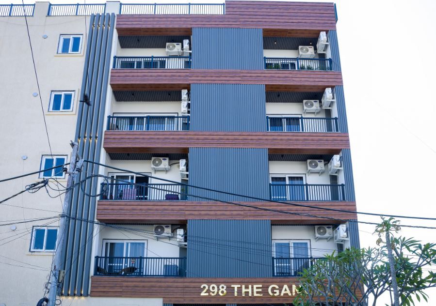 Alaya Stays BYDM Little Paradise 2-BHK Apartment Near Triveni Ghat With Balcony, Lift & Scenic Views