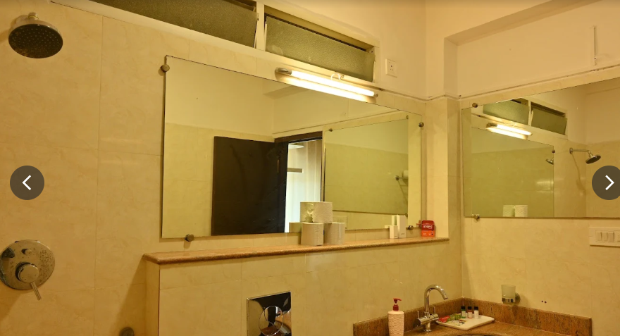 Hotel Pooja International Super Deluxe Room AC 4