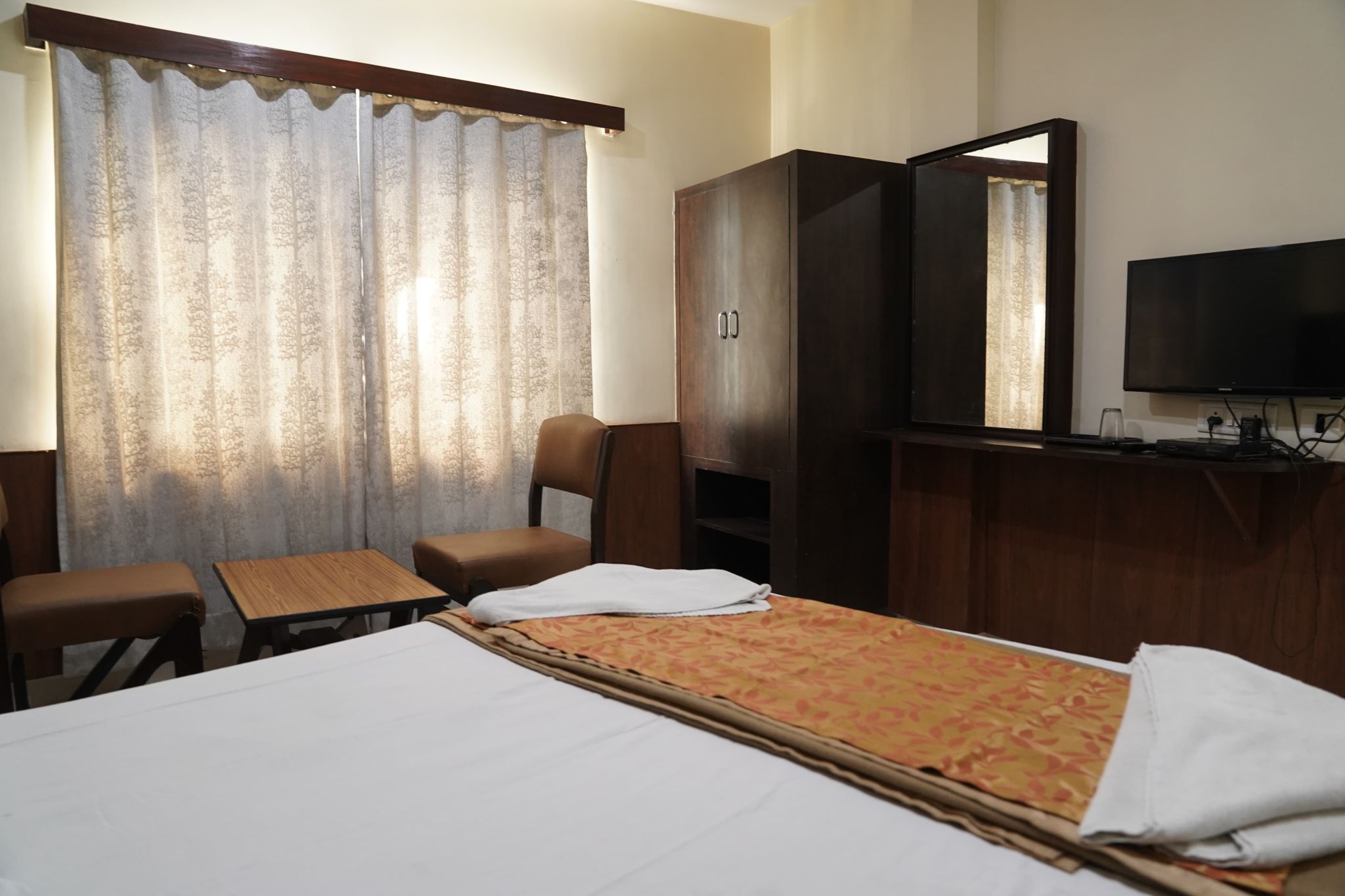 Hotel Dwaraka Palace AC Standard 3
