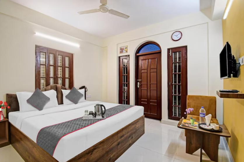 Hotel Jheel Mahal Deluxe Room