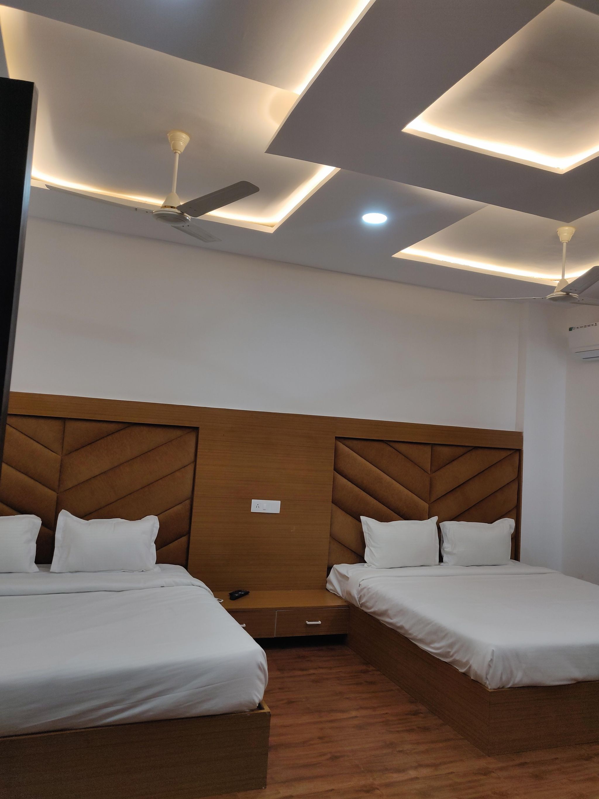 VIRASAT Hotel & Restaurant Family Suite Room (Luxury)