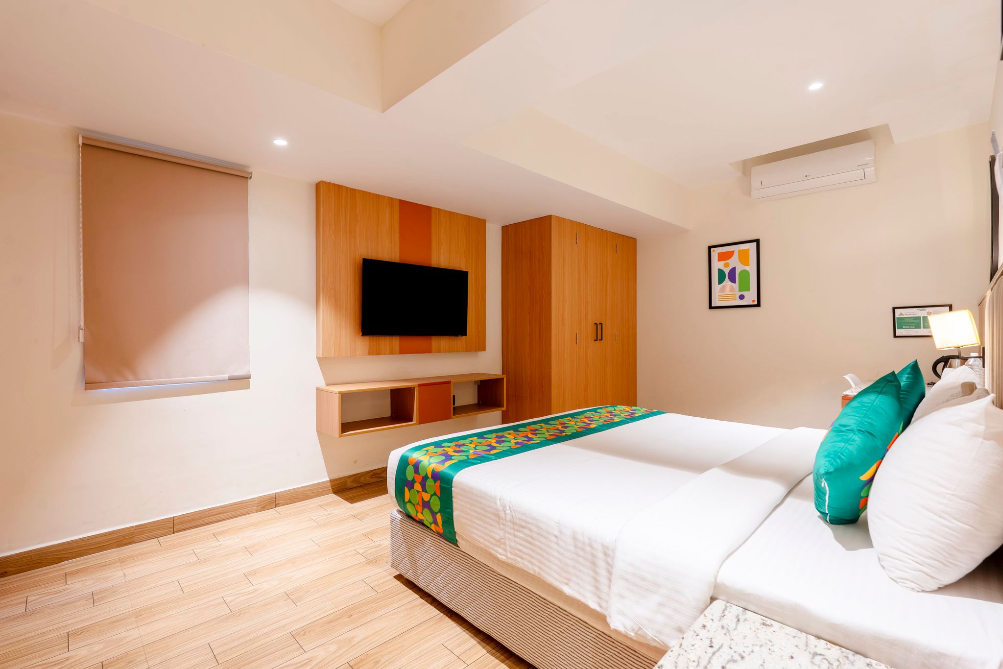 Treebo Premium Taara Deluxe Room 3