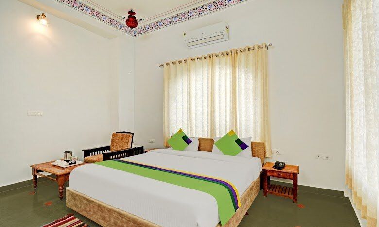 KHAKHRI HAVELI - A Boutique Hotel Queen Room