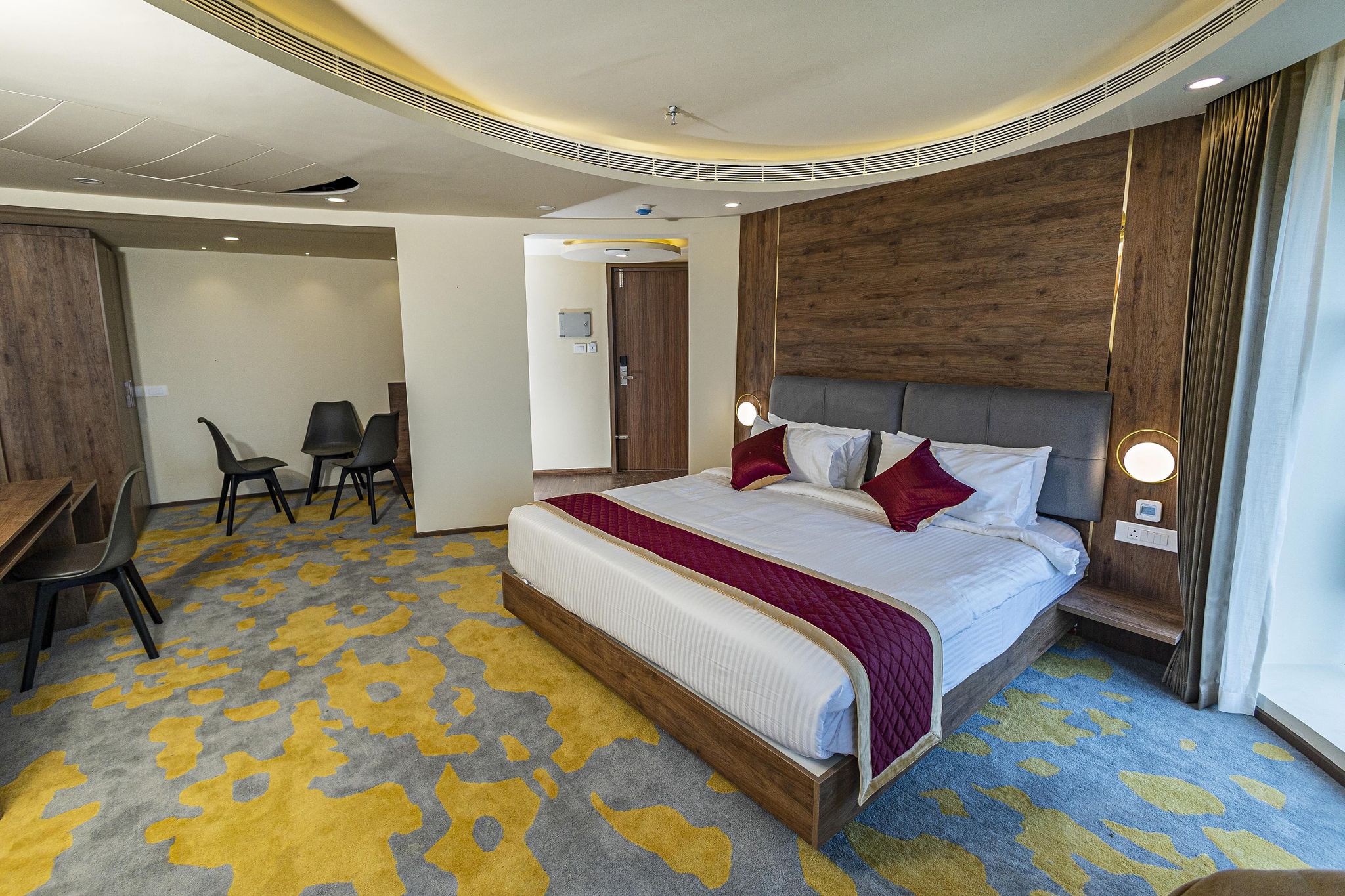 Premium Deluxe with City View(1 King Bed or 3 Single Bed(s))