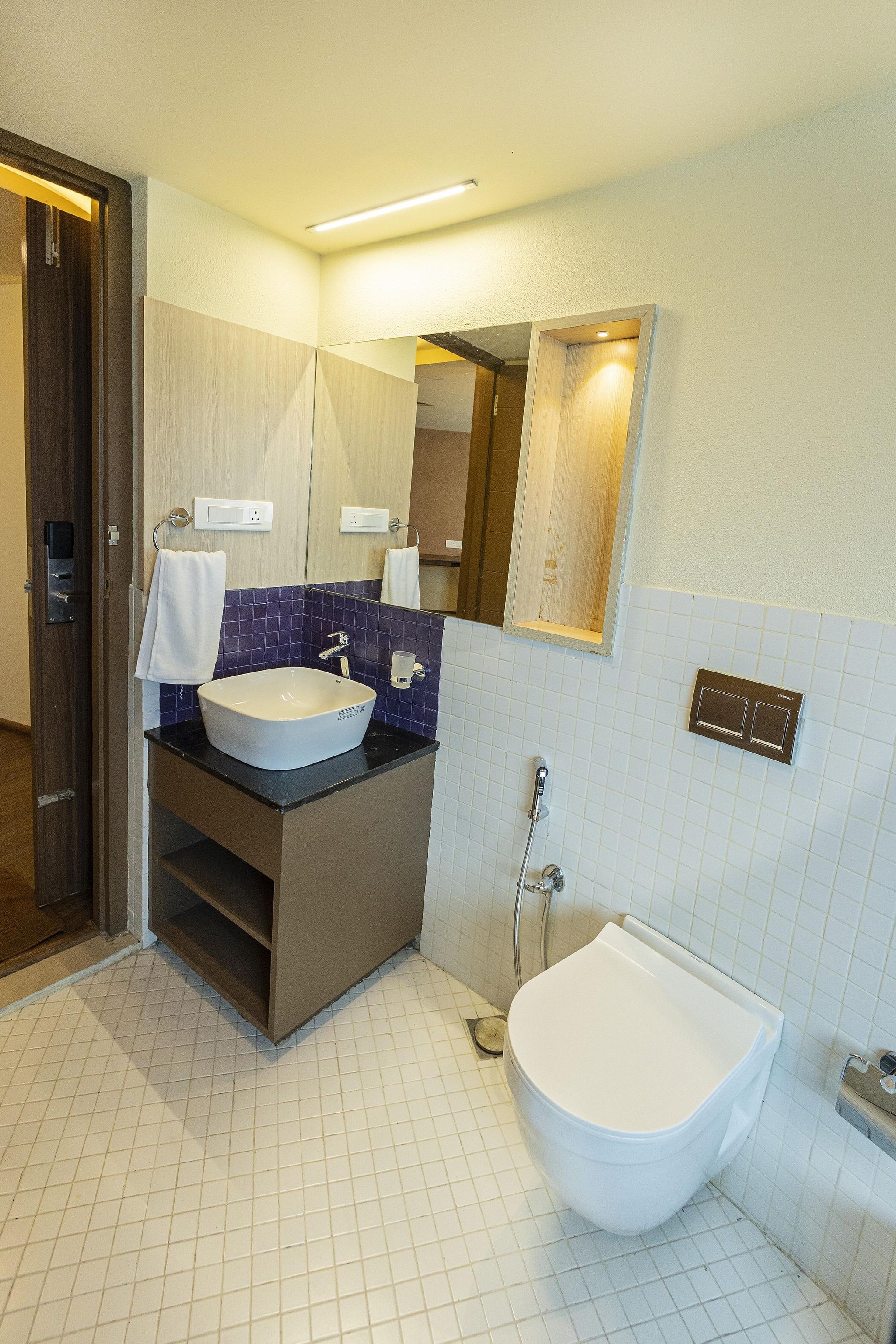 Suite Room with City View(1 King Bed or 3 Single Bed(s))