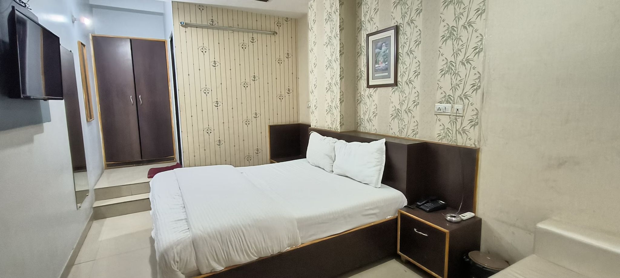 Hotel Ananta Inn Deluxe Room 4