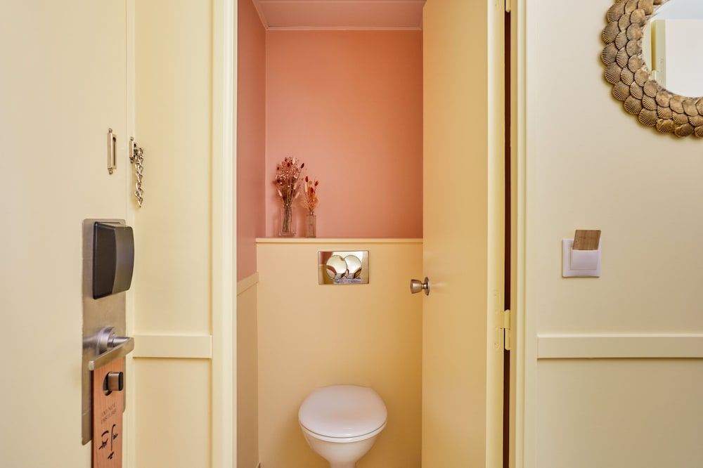 Hotel Indigo Bordeaux Centre Chartrons by IHG Standard Room, 1 King Bed 6