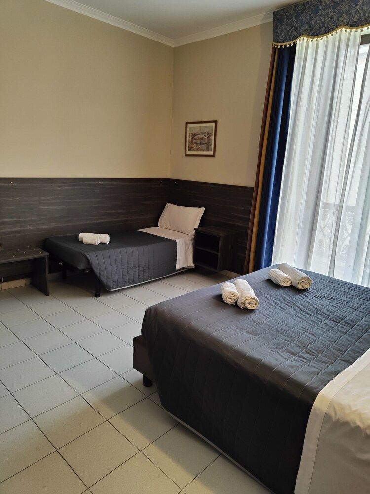 Basic Triple Room