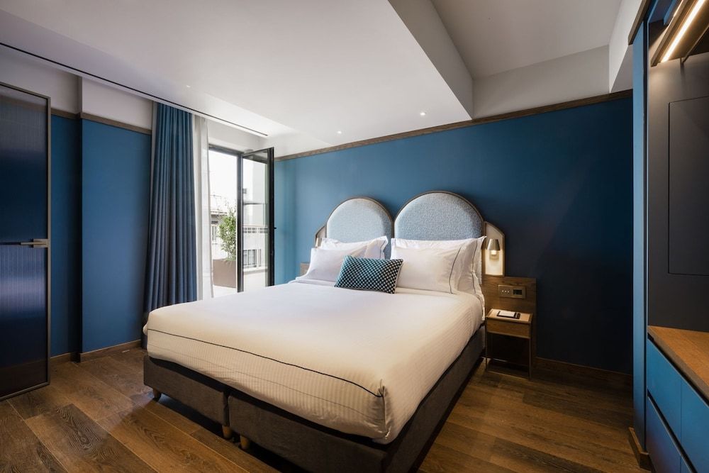 Mitsis N'U Piraeus Port