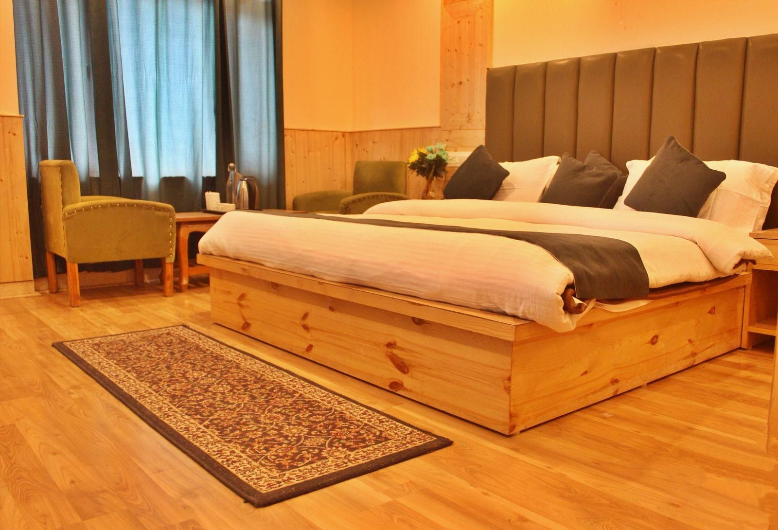 hotel  snow green