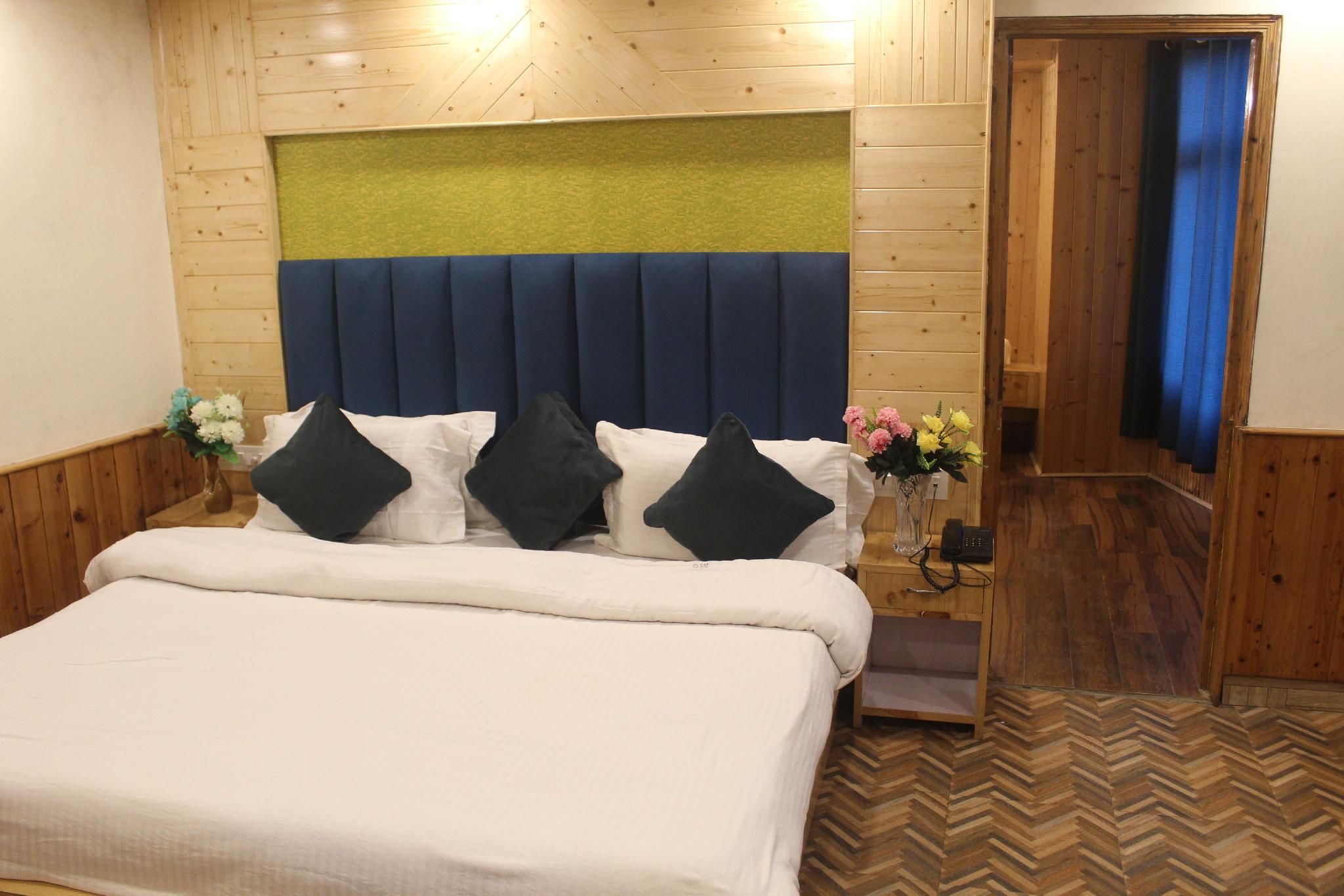 hotel  snow green