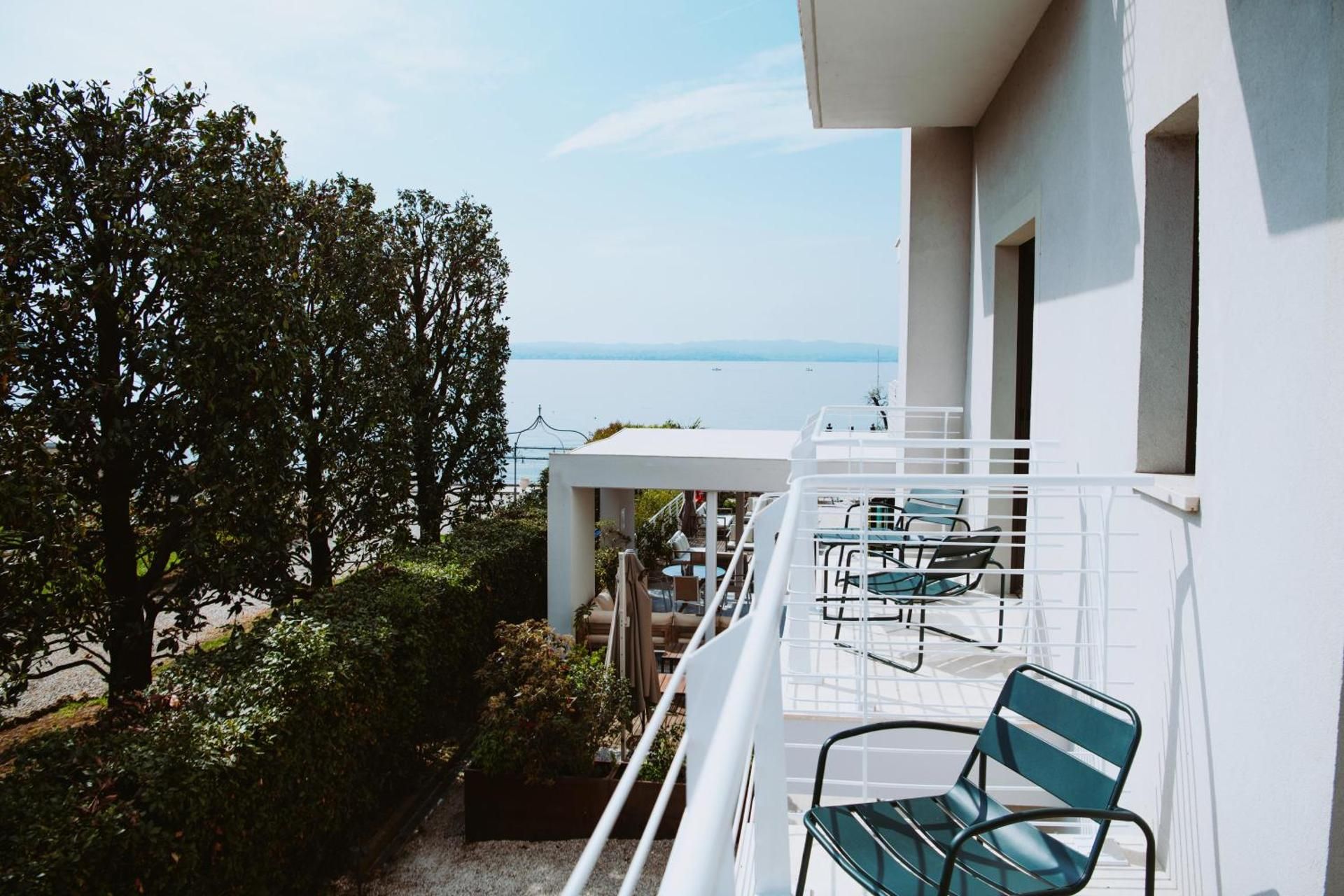 Superior Double Room with Balcony - Partial Lake View