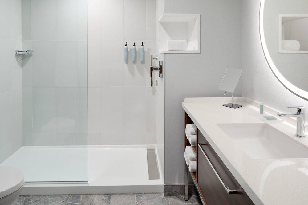 Courtyard By Marriott Montreal Laval Suite, 1 King Bed with Sofa bed 4